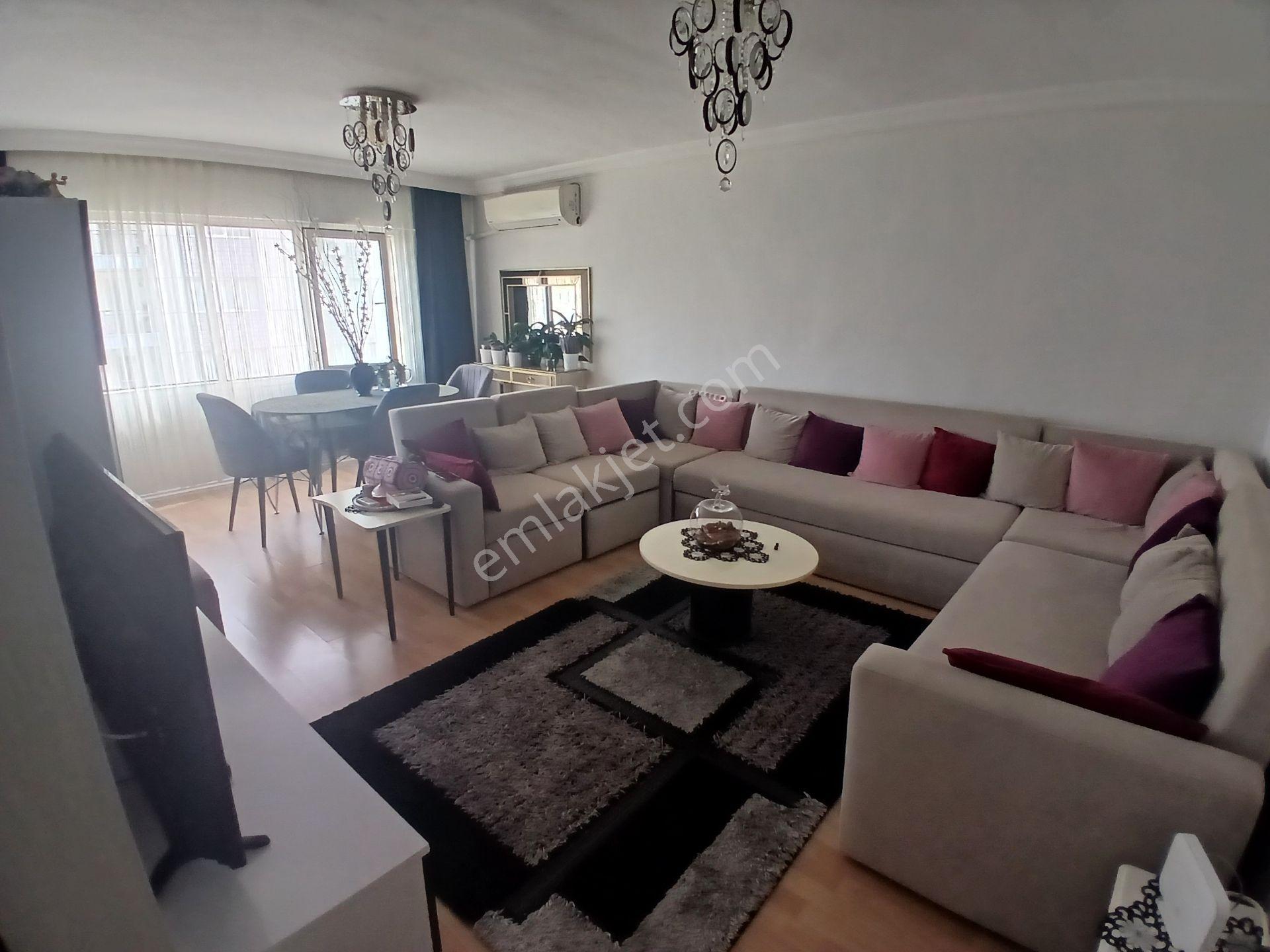 İzmir Torbalı Torbalı Mahallesinde Site İçinde 3+1 Satılık Daire