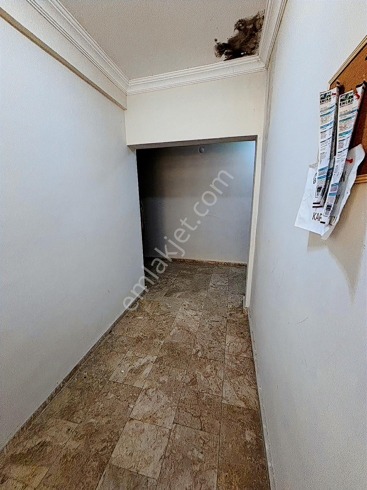 Usta Gayrimenkul'den Satılık 3+1 Cam Balkonlu Temiz Daire — fotoğraf 9