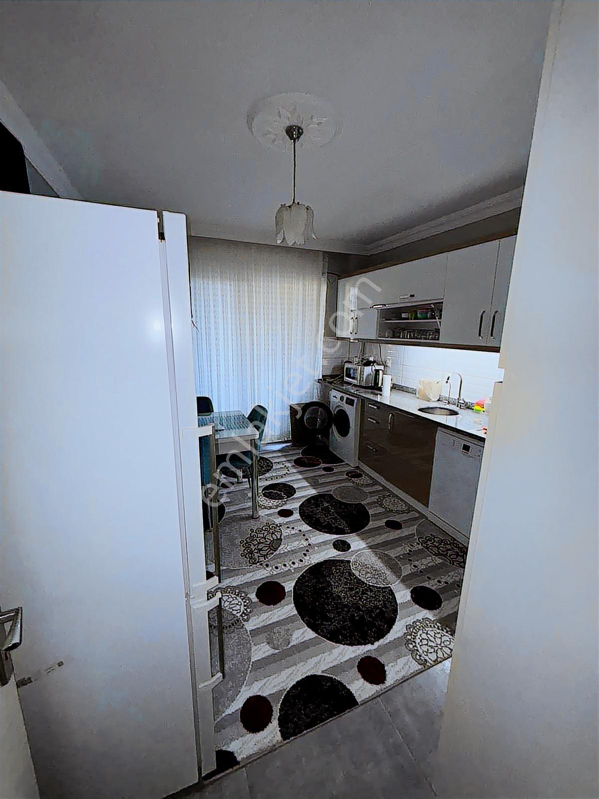 Usta Gayrimenkul'den Satılık 3+1 Cam Balkonlu Temiz Daire — fotoğraf 14