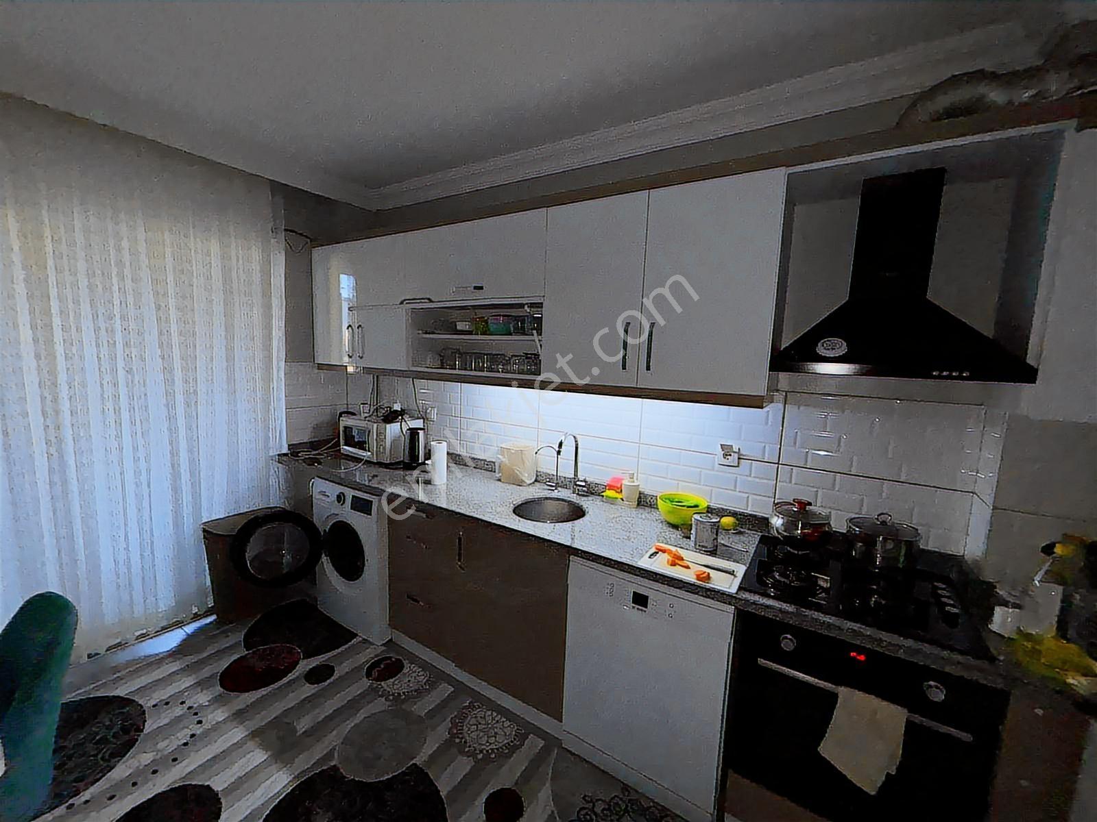 Usta Gayrimenkul'den Satılık 3+1 Cam Balkonlu Temiz Daire — fotoğraf 15