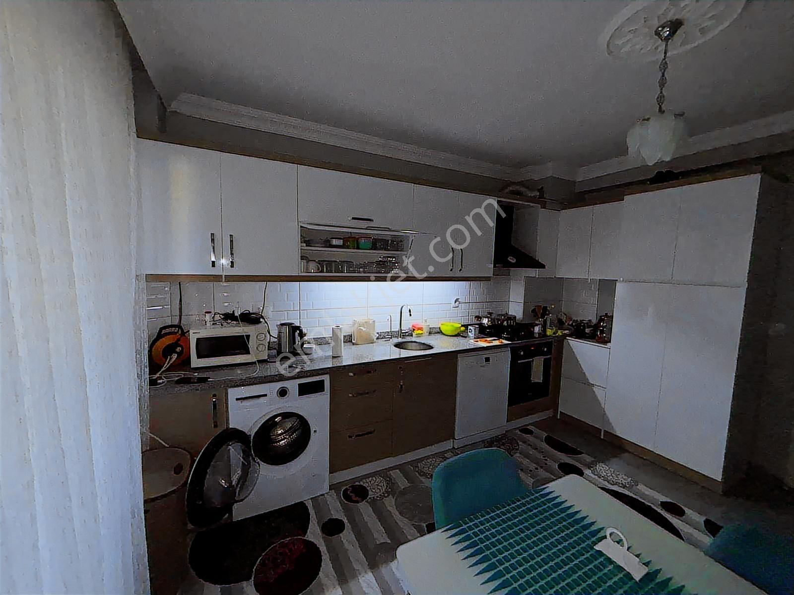 Usta Gayrimenkul'den Satılık 3+1 Cam Balkonlu Temiz Daire — fotoğraf 16