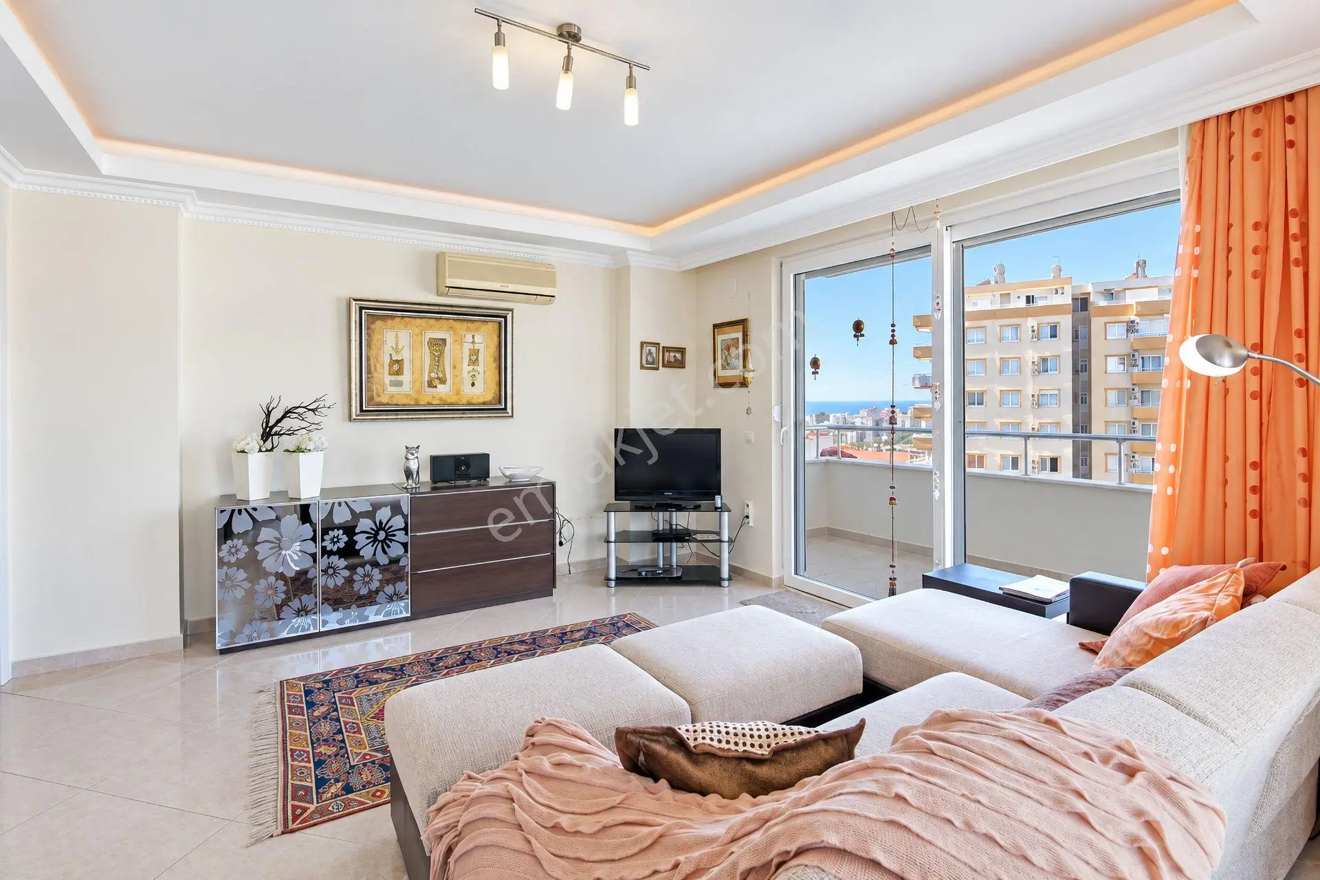 Alanya Mahmutlar'da Panoramik Manzaralı Eşyalı 2+1 Satılık Daire — fotoğraf 4