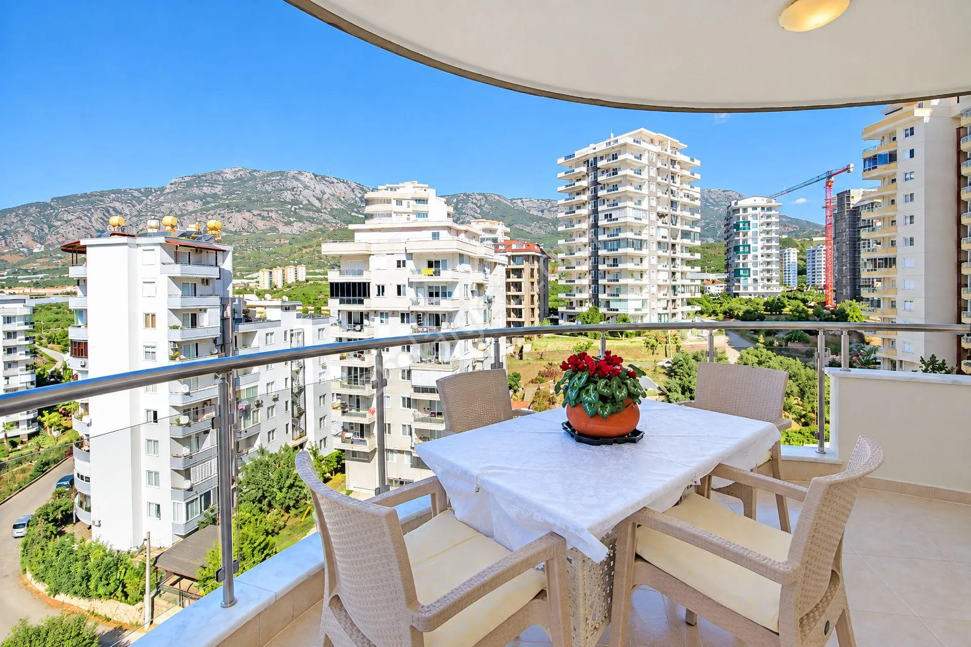Alanya Mahmutlar'da Panoramik Manzaralı Eşyalı 2+1 Satılık Daire — fotoğraf 10