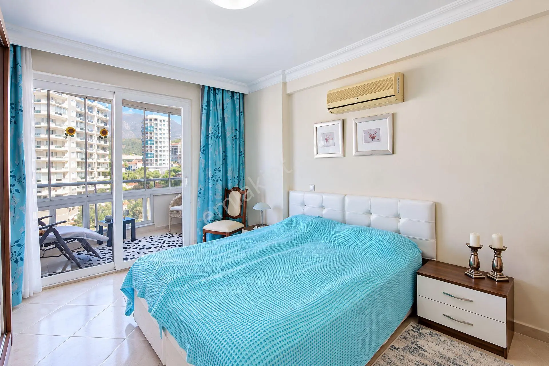 Alanya Mahmutlar'da Panoramik Manzaralı Eşyalı 2+1 Satılık Daire — fotoğraf 14