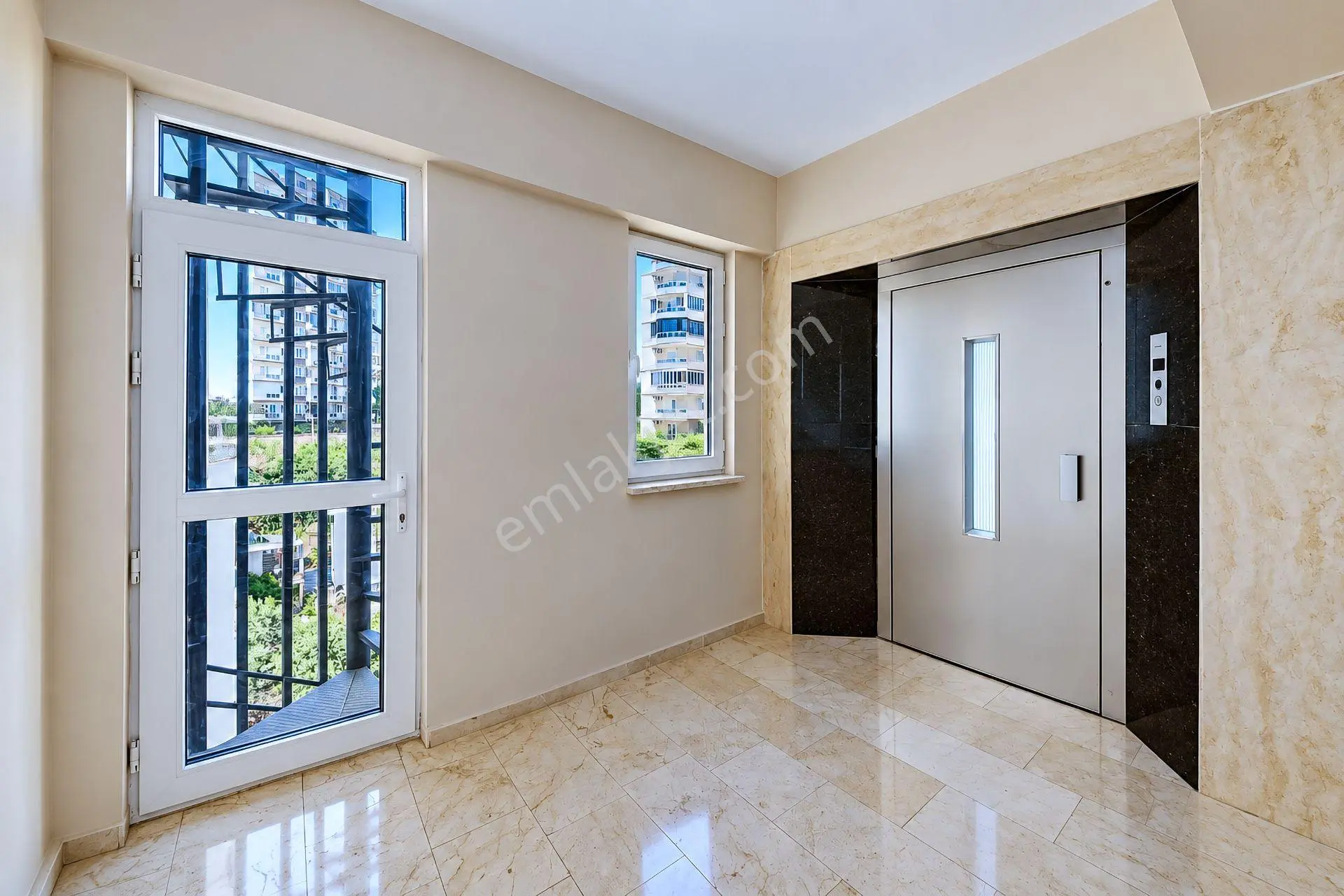 Alanya Mahmutlar'da Panoramik Manzaralı Eşyalı 2+1 Satılık Daire — fotoğraf 32