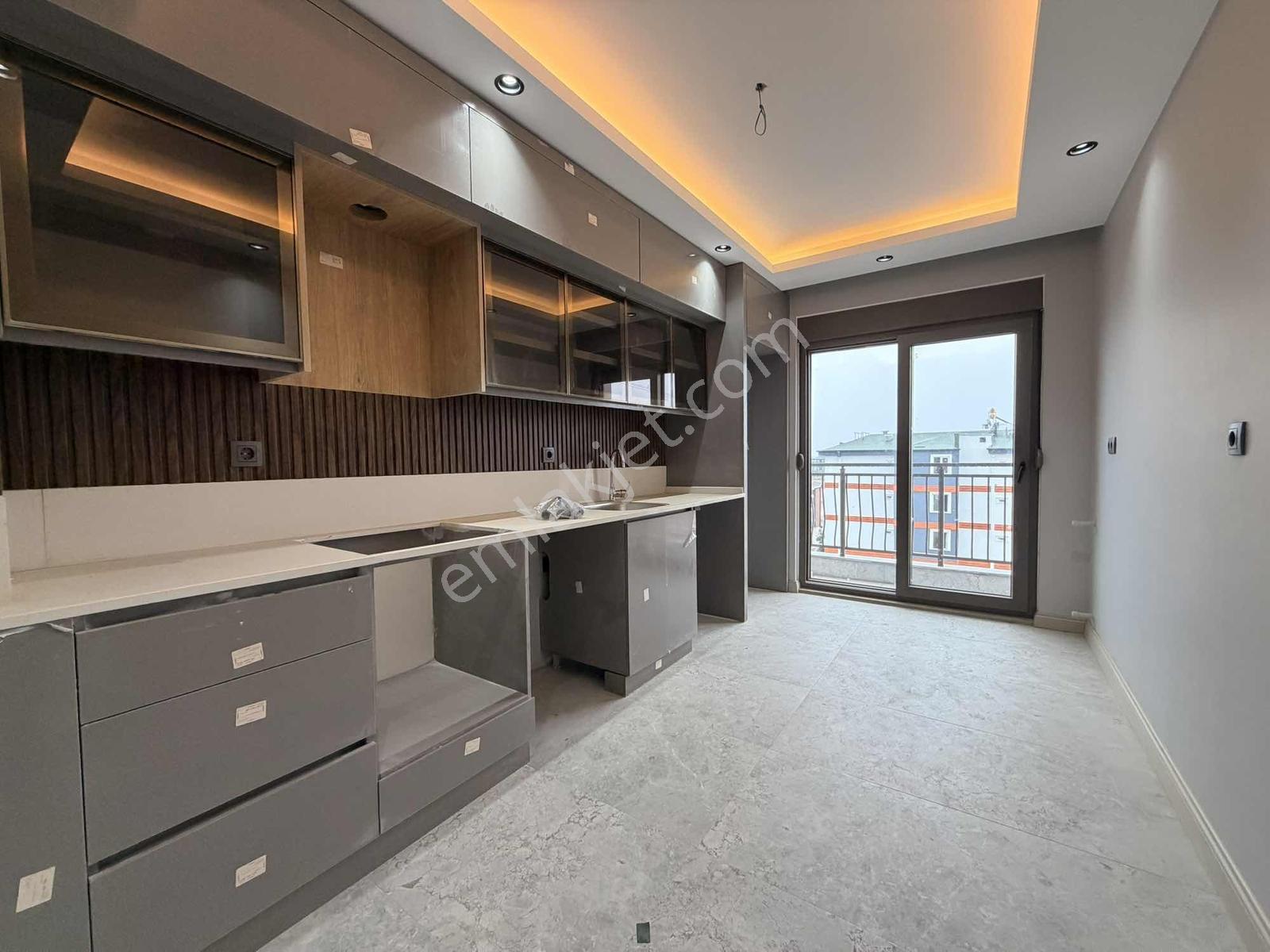 Tramvaya Cok Yakın Önü Açık 3+1 140 M2 2. Kat — fotoğraf 2