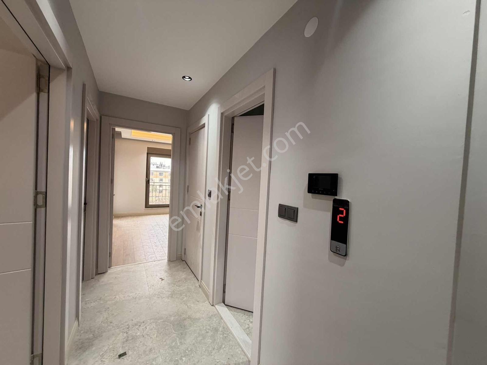Tramvaya Cok Yakın Önü Açık 3+1 140 M2 2. Kat — fotoğraf 10