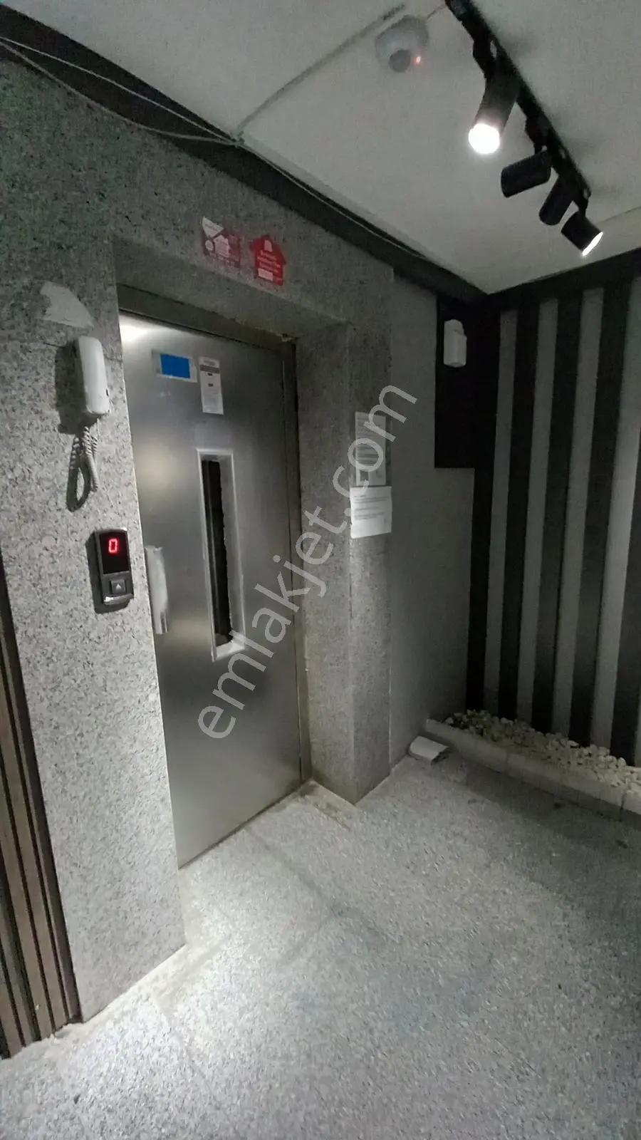 Remax Land'den Çerkezköy Belediye Meydanında Kiracılı 1+1 — fotoğraf 3