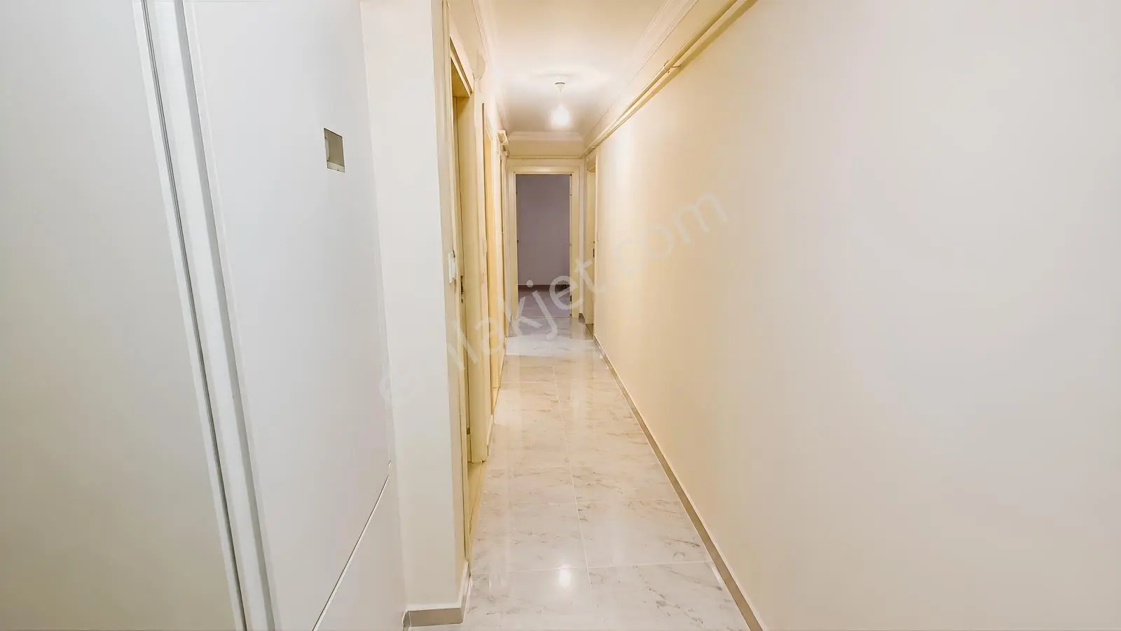 Remax Land'den Çerkezköy Belediye Meydanında Kiracılı 1+1 — fotoğraf 9