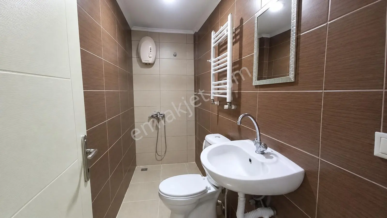 Remax Land'den Çerkezköy Belediye Meydanında Kiracılı 1+1 — fotoğraf 27