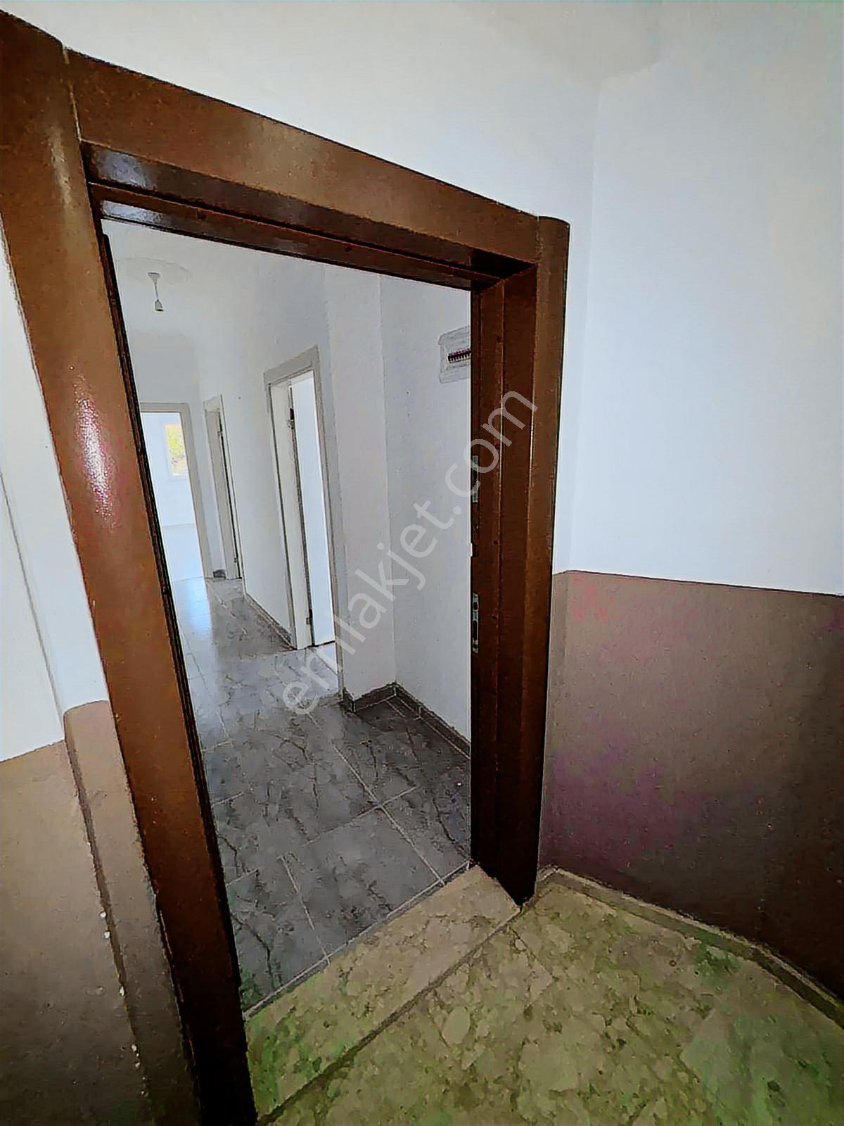 Usta Gayrimenkul'den Satılık Temiz 2+1 Daire — fotoğraf 2