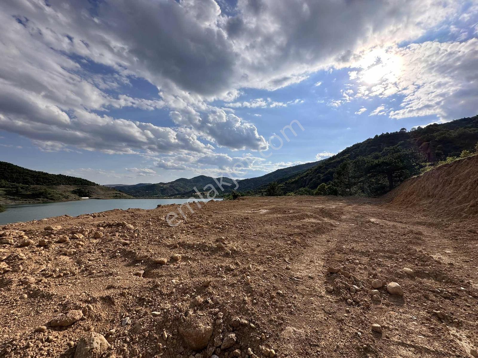 Satılık Göl Manzaralı Tarla — fotoğraf 12