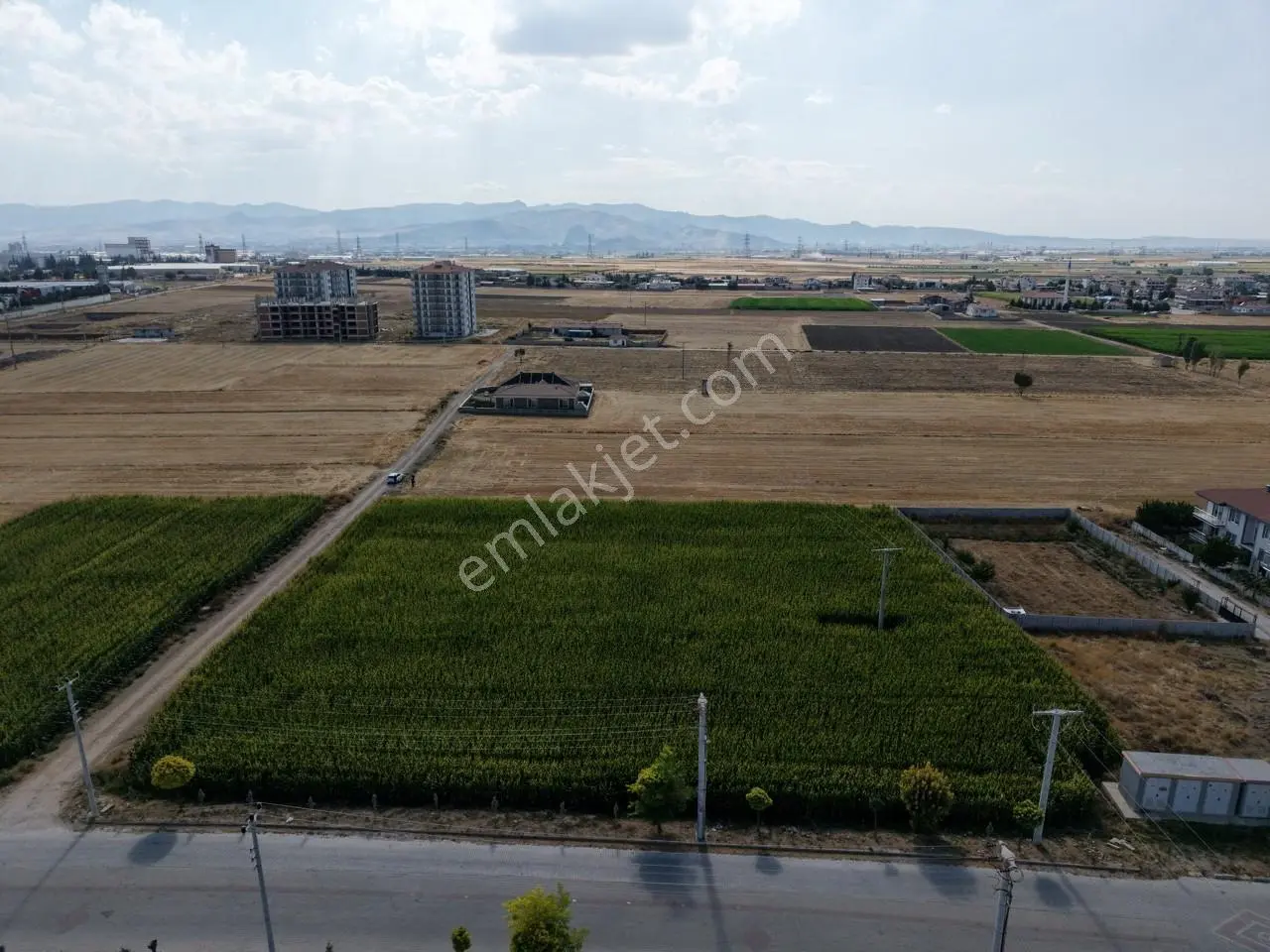 Afyon Susuz Kasabasında 568 M² İmarlı Arsa | 4 Kata Kadar Yapı — fotoğraf 11