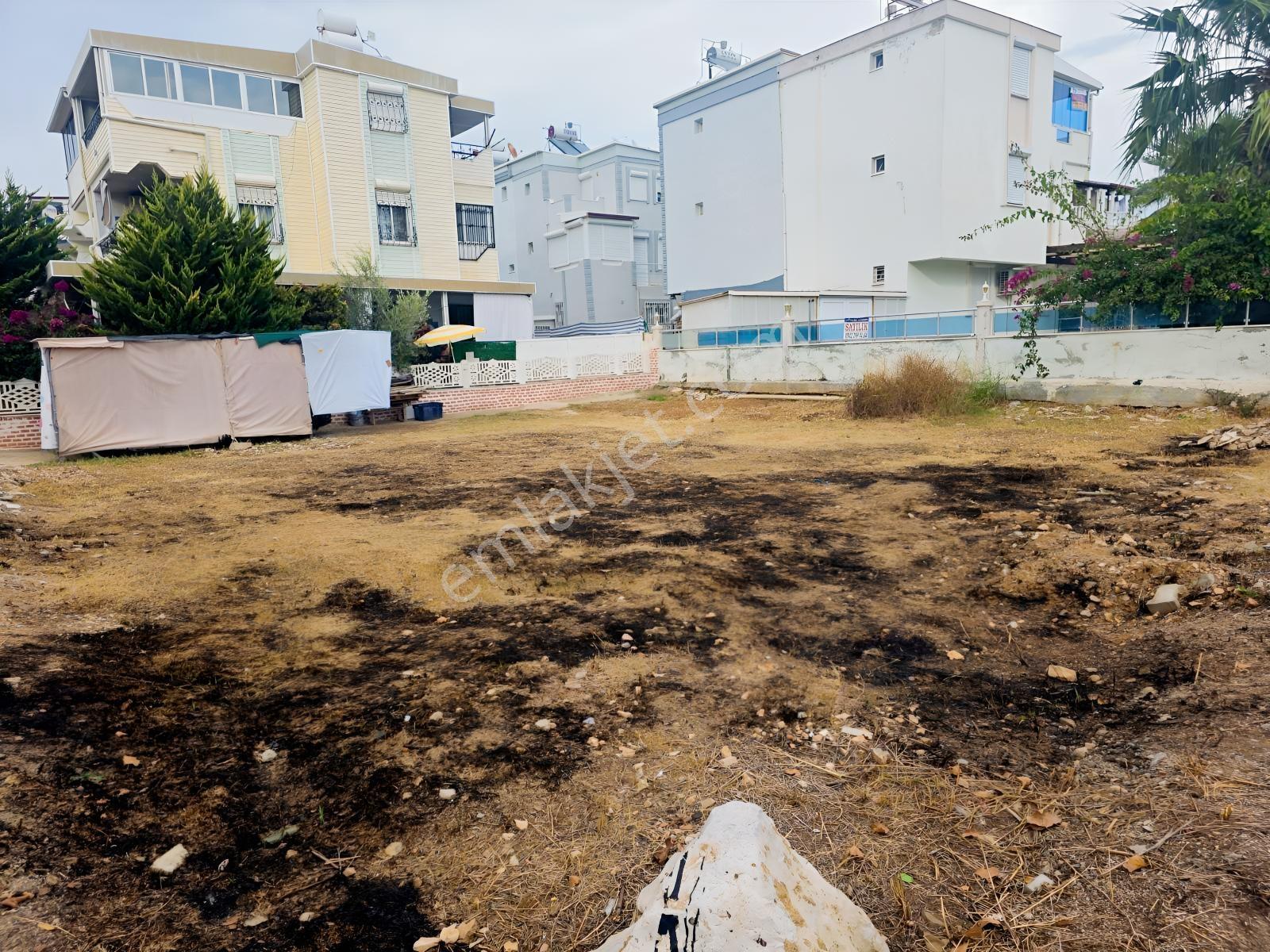 Didim Liman Yolunda Köşe Başı Toplam 400 M2 Satılık Arsa — fotoğraf 2