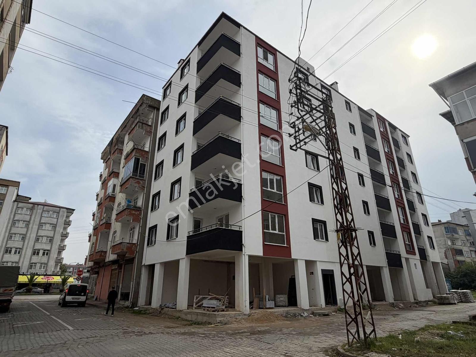 Çift Sokak Köşe Cephe Ara Kat Sıfır 2+1 Daire