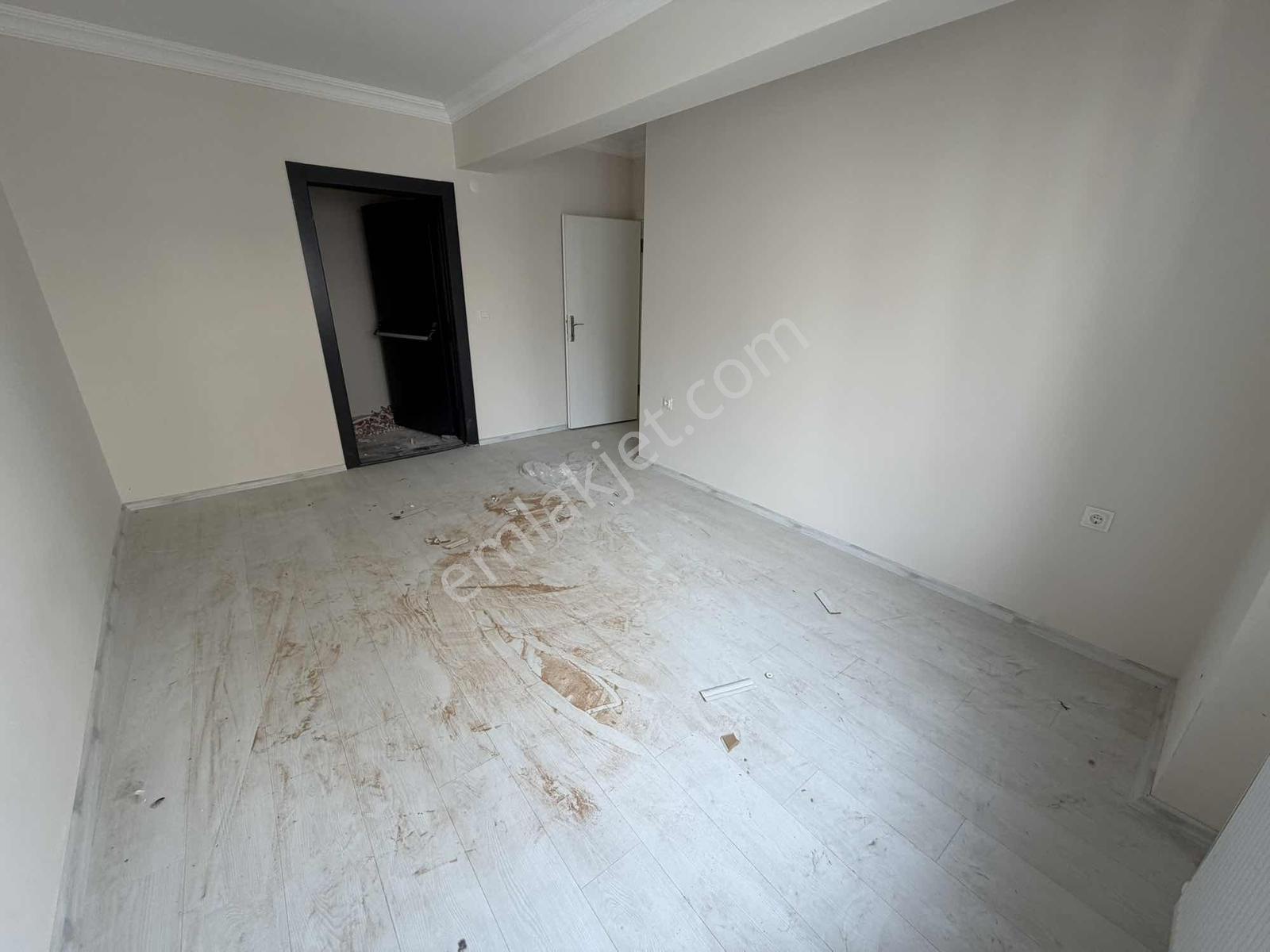 Çift Sokak Köşe Cephe Ara Kat Sıfır 2+1 Daire — fotoğraf 2
