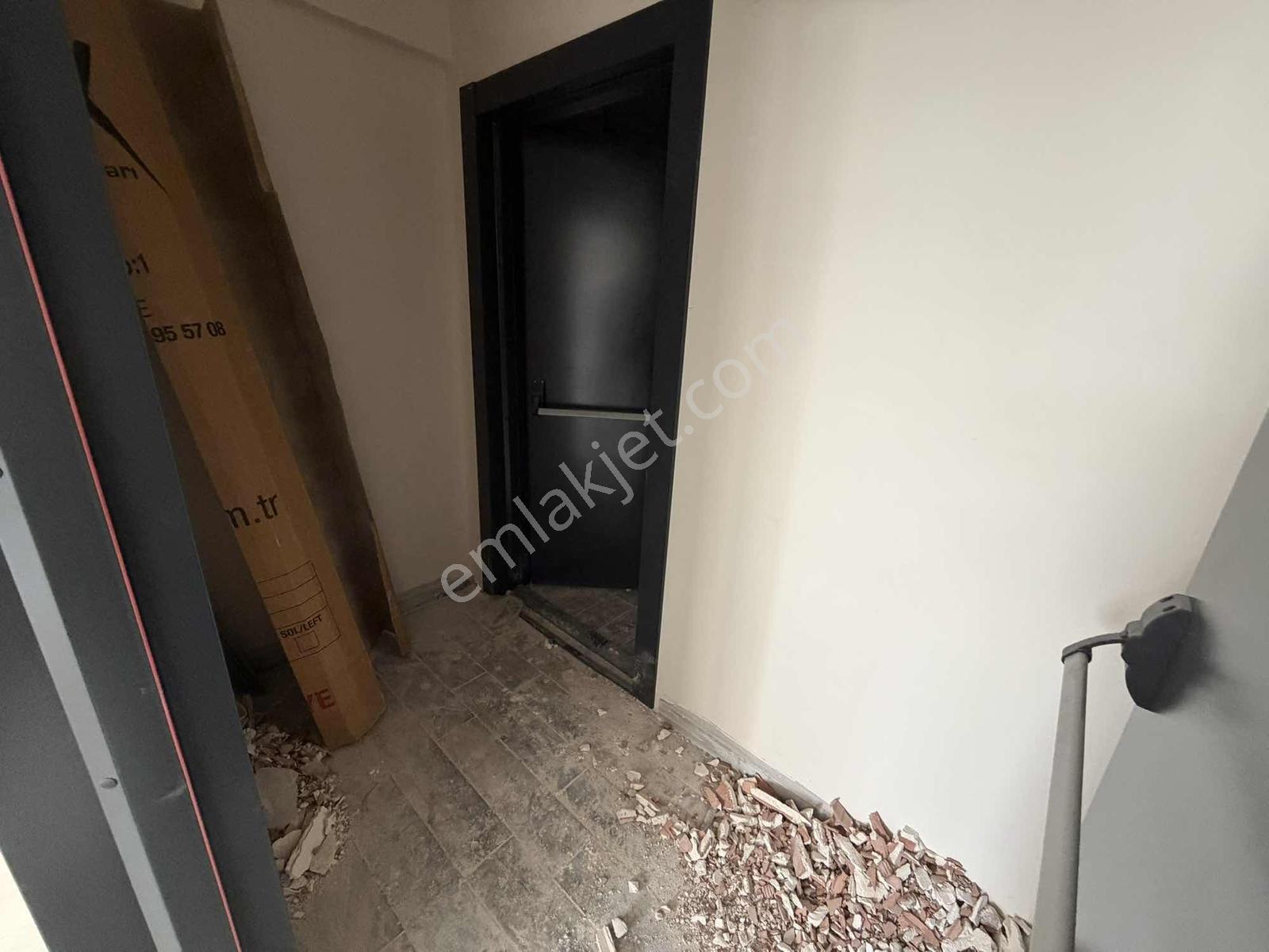 Çift Sokak Köşe Cephe Ara Kat Sıfır 2+1 Daire — fotoğraf 3