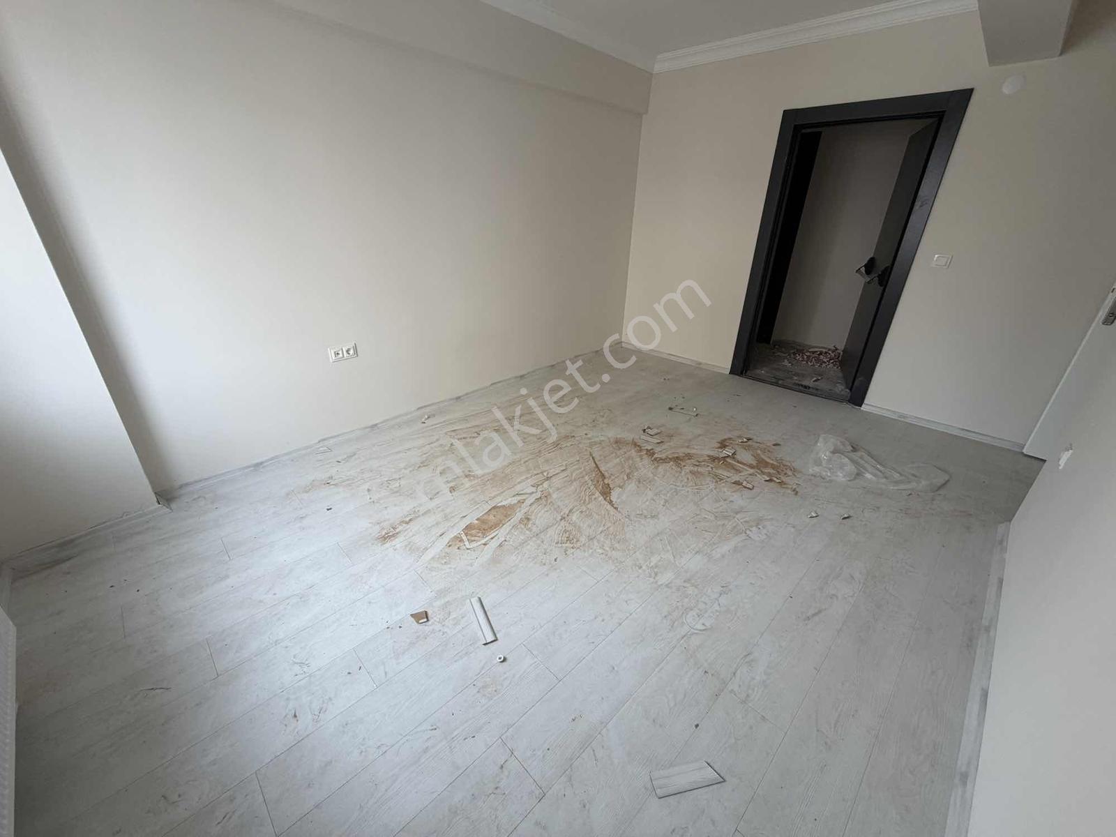 Çift Sokak Köşe Cephe Ara Kat Sıfır 2+1 Daire — fotoğraf 6