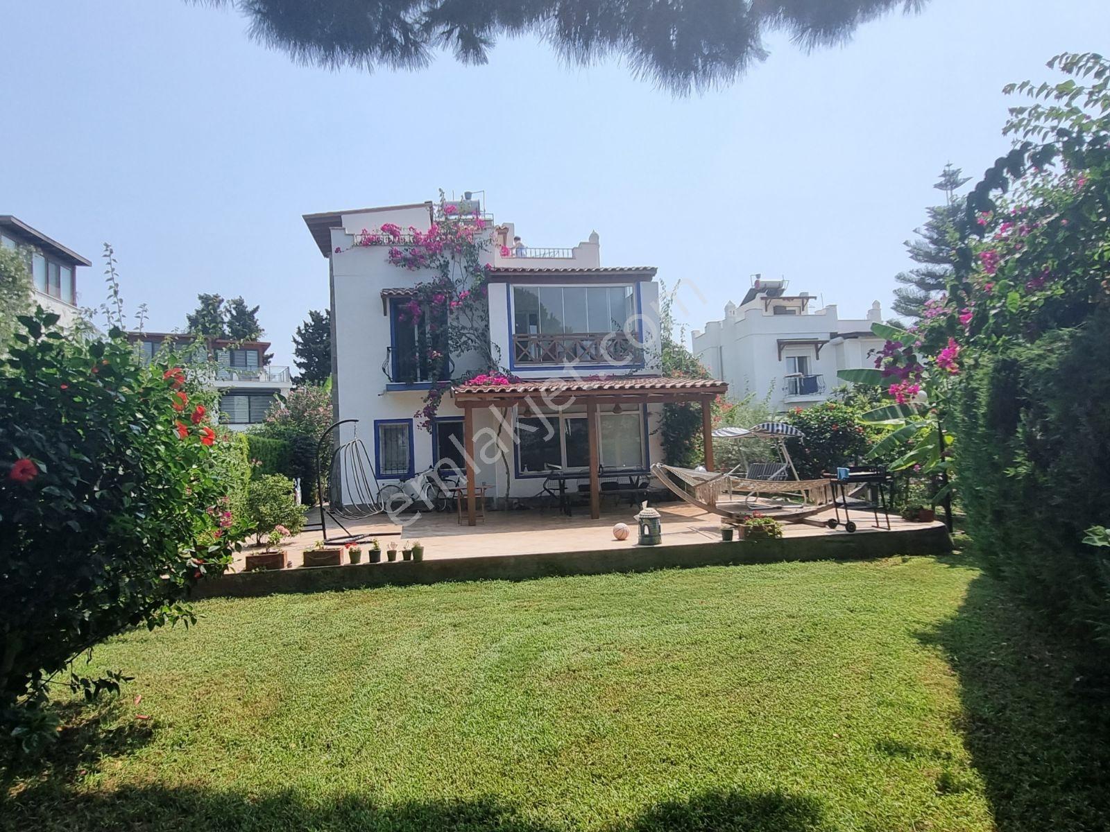Bodrumda Avta Tatil Köyü İçinde 3+1 Müstakil Villa