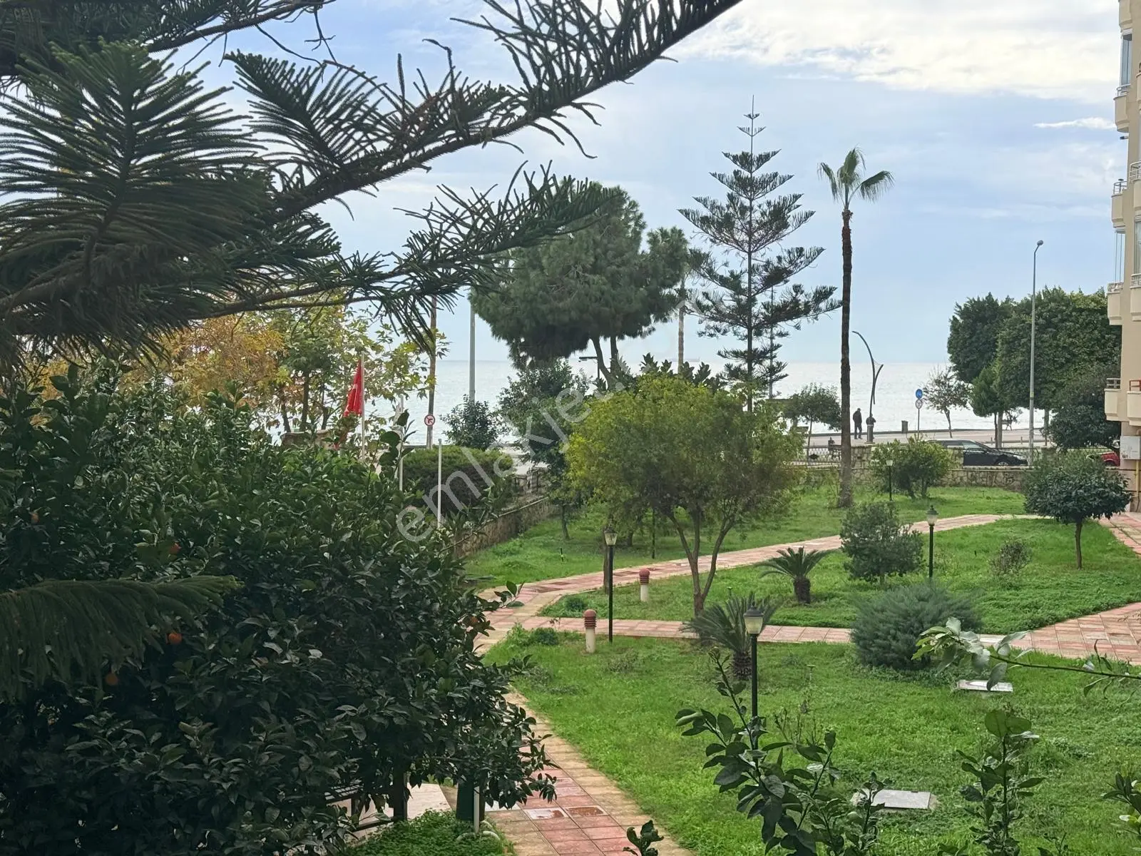 Viranşehir Site İçersnde Sahile 1 Adım Deniz Manzaralı Geniş 4+1