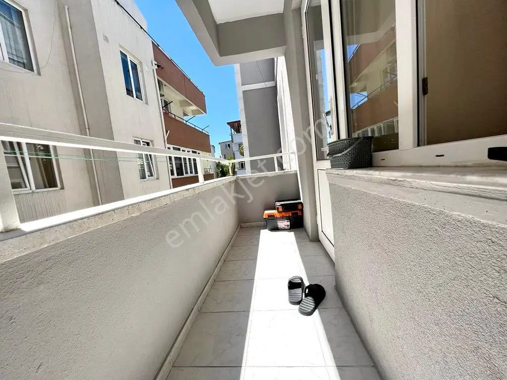 Referans'tan Akçay'da Ara Kat Ön Cephe Doğalgazlı 3+1 Daire — fotoğraf 11