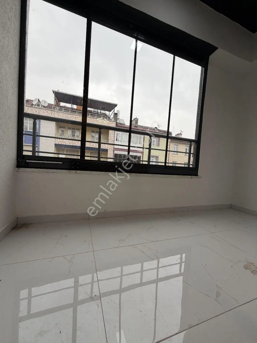 Sakarya'da Satılık 3+1 Daire Yerden Isıtma & Kapalı Otopark — fotoğraf 7
