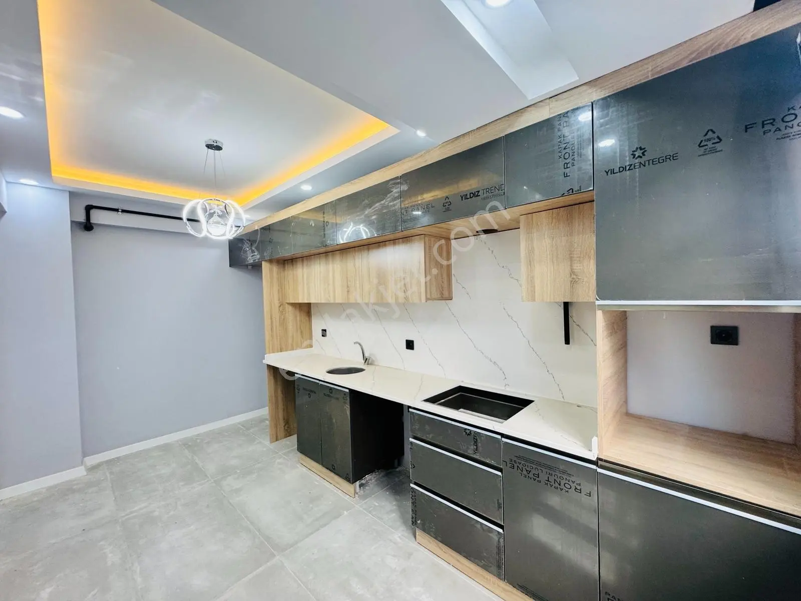 Güven'den Hastaneye Yakın Yerden Isıtmalı,k.cam Balkonlu 2+1 Ev — fotoğraf 12