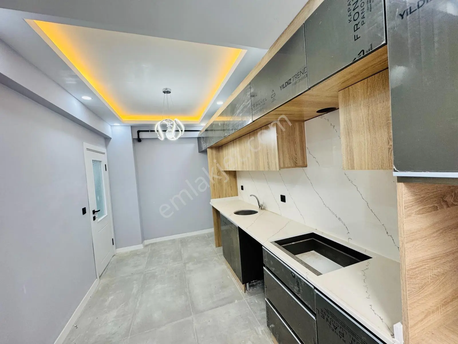 Güven'den Hastaneye Yakın Yerden Isıtmalı,k.cam Balkonlu 2+1 Ev — fotoğraf 14