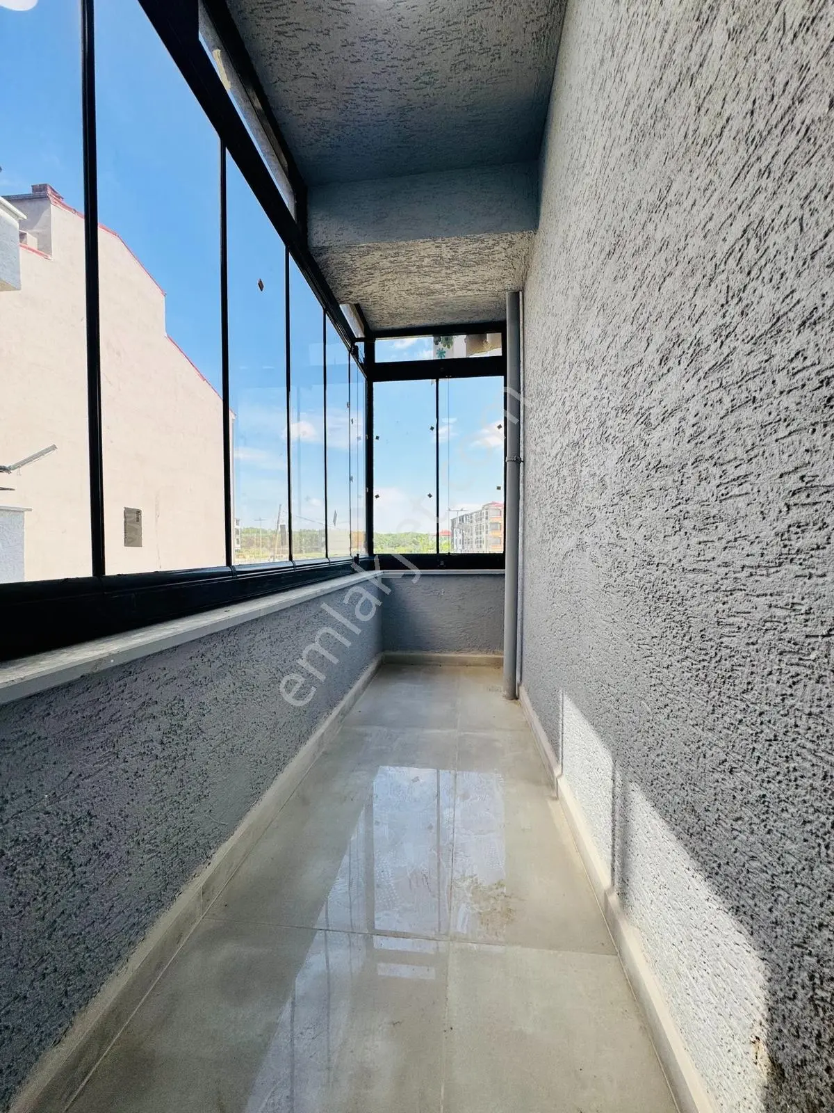 Güven'den Hastaneye Yakın Yerden Isıtmalı,k.cam Balkonlu 2+1 Ev — fotoğraf 18