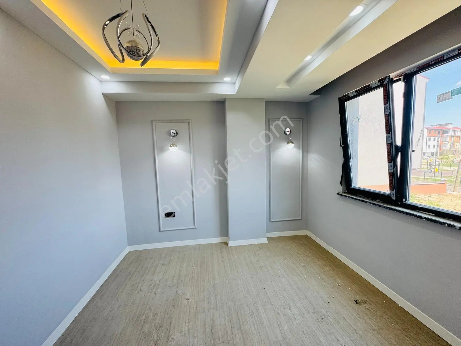 Güven'den Hastaneye Yakın Yerden Isıtmalı,k.cam Balkonlu 2+1 Ev — fotoğraf 19