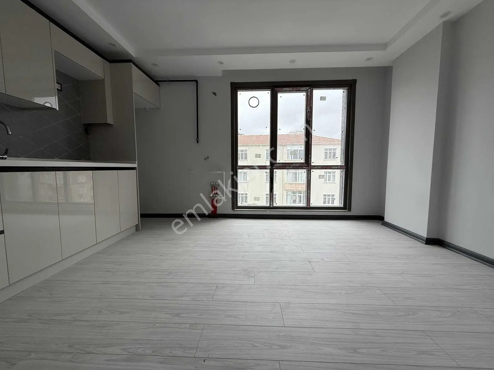 Onay 'dan Çerkezköy Çarşı Merkezinde 1+1 Daire Ve Ofisler — fotoğraf 17