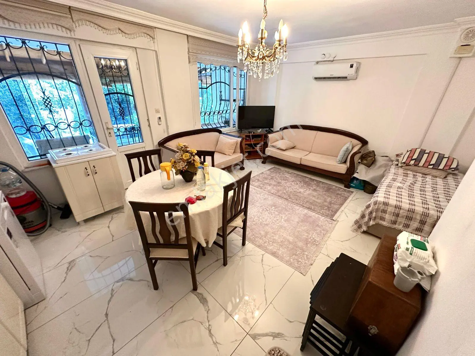 Referans'tan Akçay'da Müstakil Bahçeli Uygun Fiyatlı 4+1 Villa — fotoğraf 2