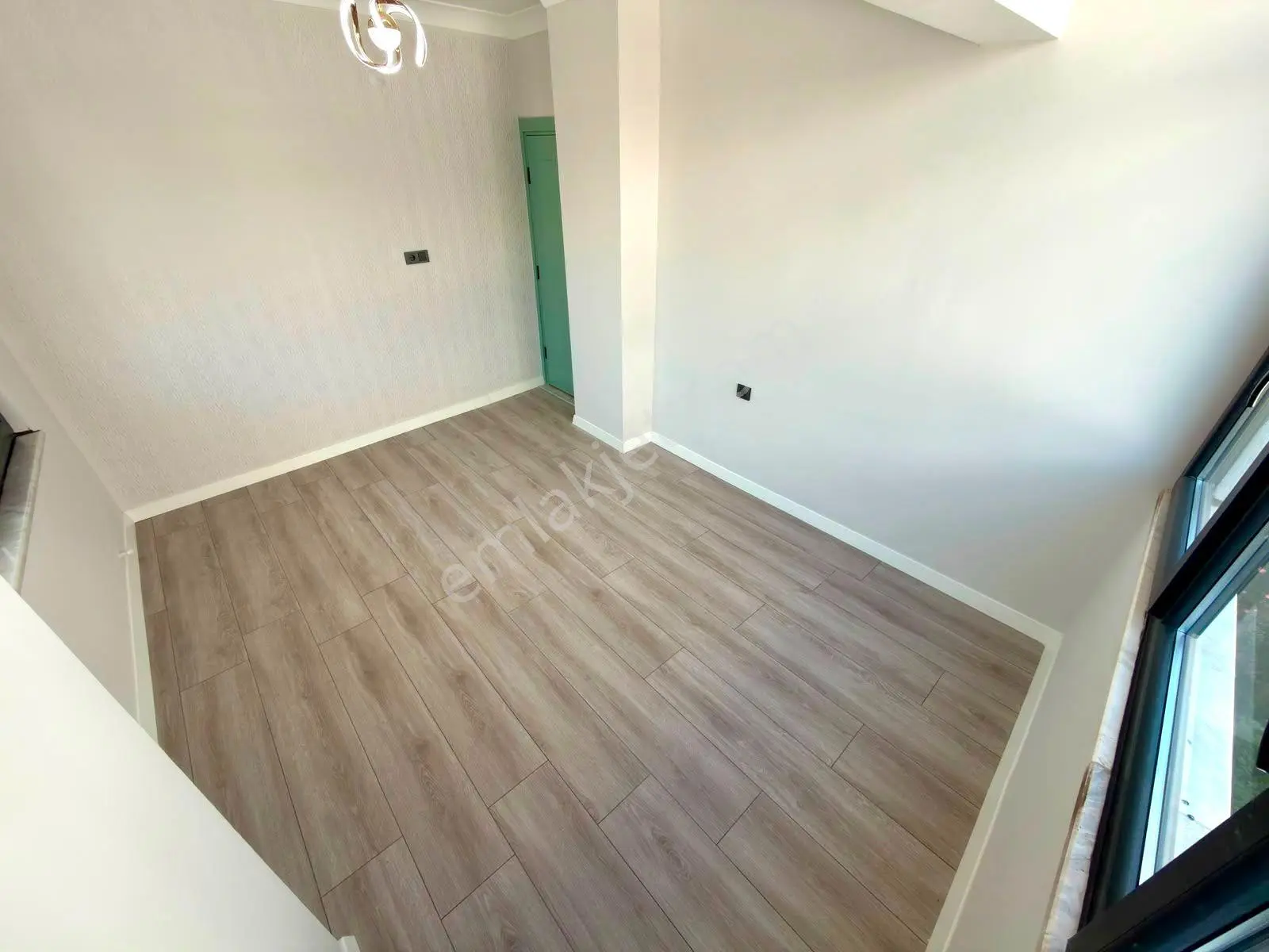 Referans'tan Akçay Merkez'de Ara Kat Ön Cephe Modern 2+1 Daire — fotoğraf 18