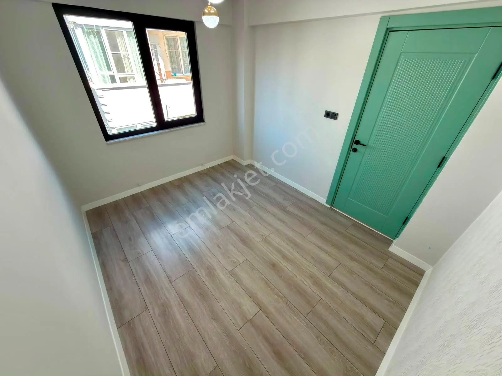 Referans'tan Akçay Merkez'de Ara Kat Ön Cephe Modern 2+1 Daire — fotoğraf 21