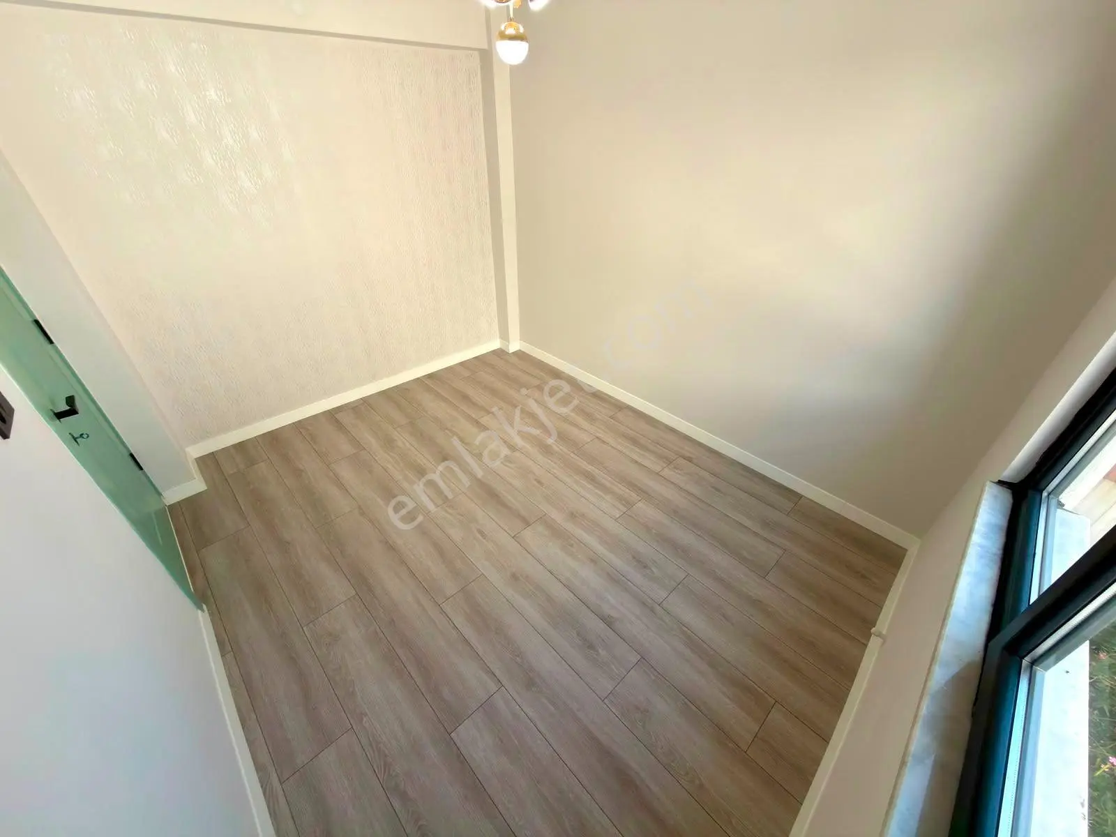 Referans'tan Akçay Merkez'de Ara Kat Ön Cephe Modern 2+1 Daire — fotoğraf 30