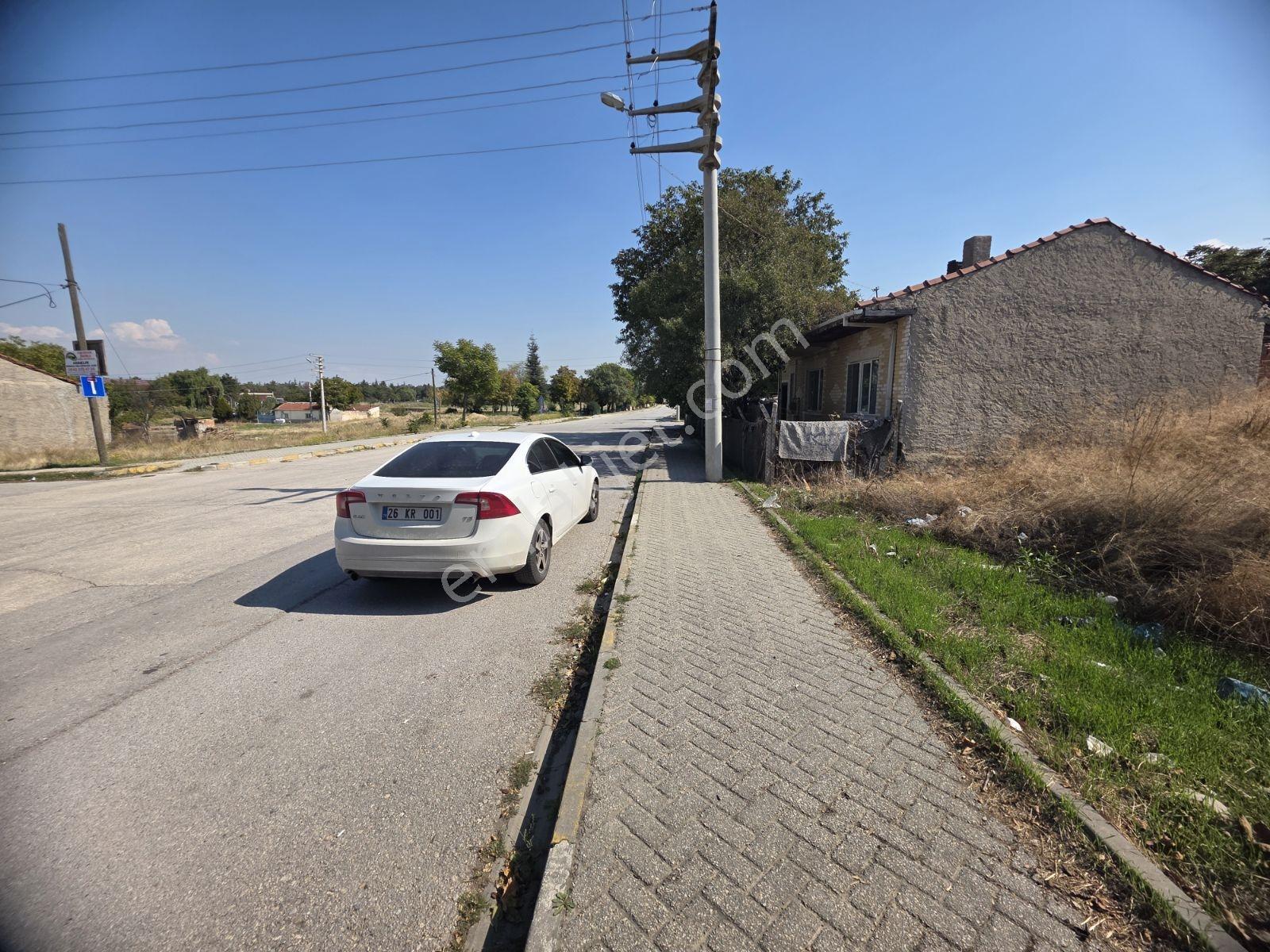 Rw Nestten Gündüğdu Mahallesinde Cadde Üzeri Satılık 315 M2 Arsa — fotoğraf 3
