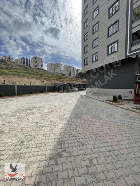 Csm Gayrimenkul Den Cadde Üstünde 4+1 En Üstün Bir Altı — fotoğraf 3