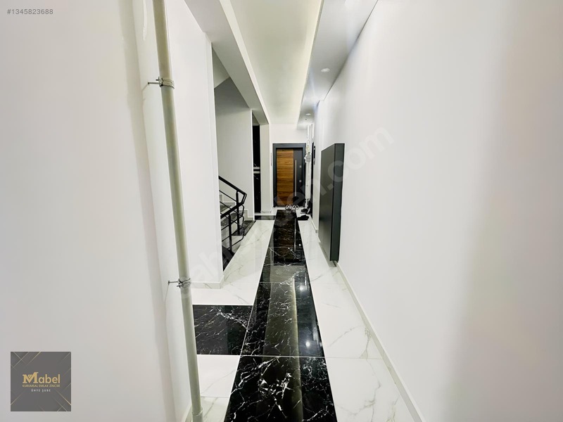 Mabelden Atatürk Mahallesinde Caddeye Yakın Ramada Karşısı 1+1 — fotoğraf 3