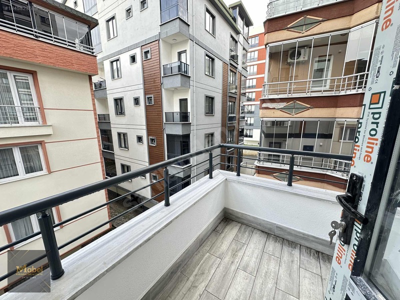 Mabelden Atatürk Mahallesinde Caddeye Yakın Ramada Karşısı 1+1 — fotoğraf 5