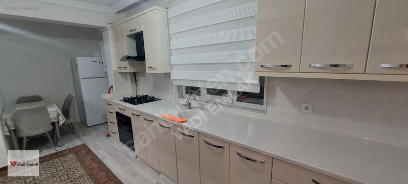 Karşıyaka Da Eşyalı 2+0 Satılık Daire/vadi Emlak — fotoğraf 4