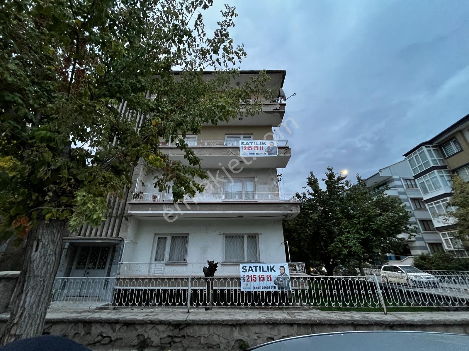 Dumlupınar Mah.Satılık 3+1 145M² Afjetli Daire