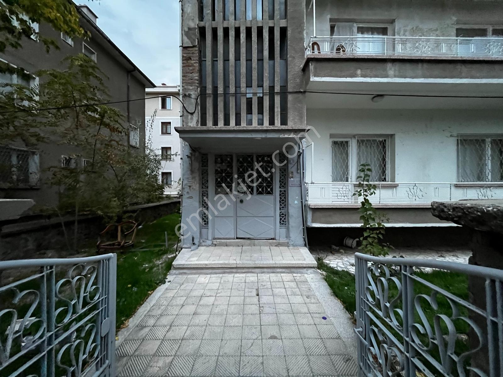 Dumlupınar Mah.satılık 3+1 145m² Afjetli Daire — fotoğraf 3