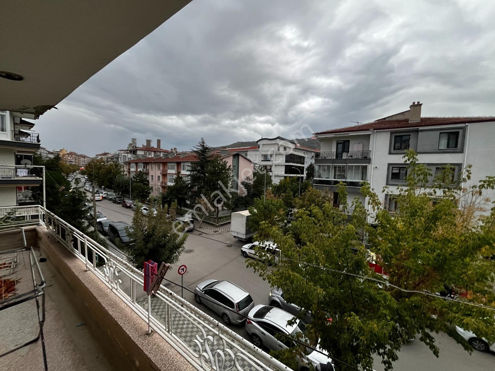 Dumlupınar Mah.satılık 3+1 145m² Afjetli Daire — fotoğraf 11