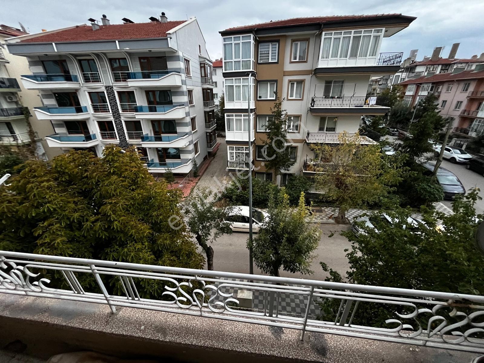 Dumlupınar Mah.satılık 3+1 145m² Afjetli Daire — fotoğraf 22