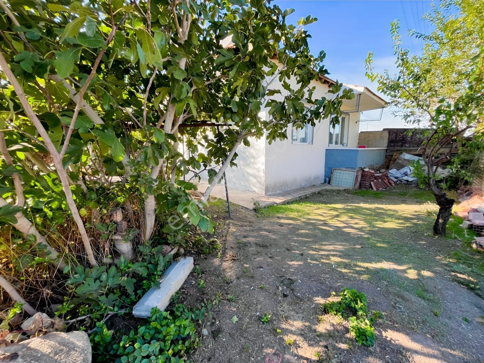 Nest'den H.basri Çantay Mah.'de 182 M2 Tarla İçinde Kargır Ev — fotoğraf 6