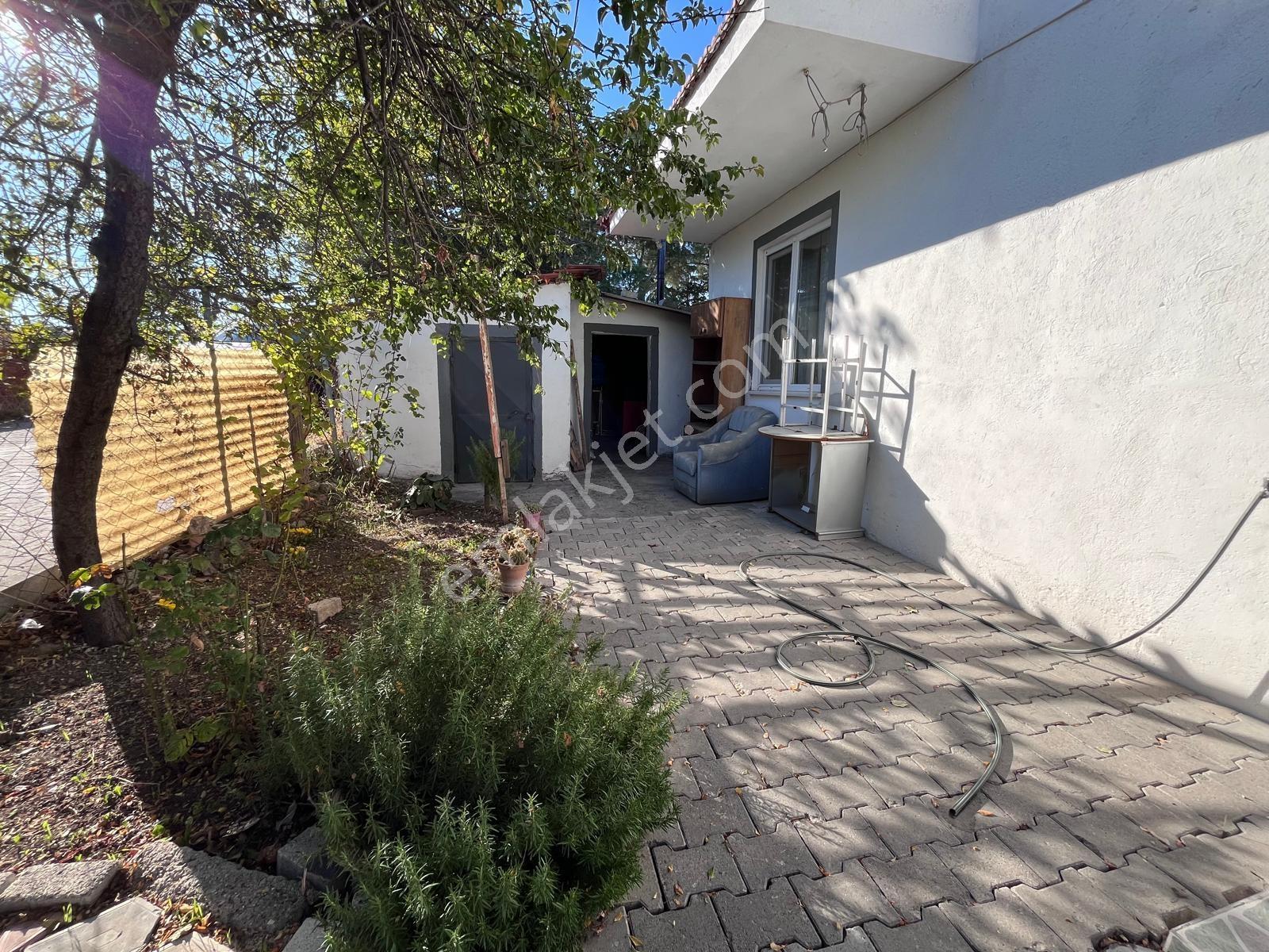 Nest'den H.basri Çantay Mah.'de 182 M2 Tarla İçinde Kargır Ev — fotoğraf 7