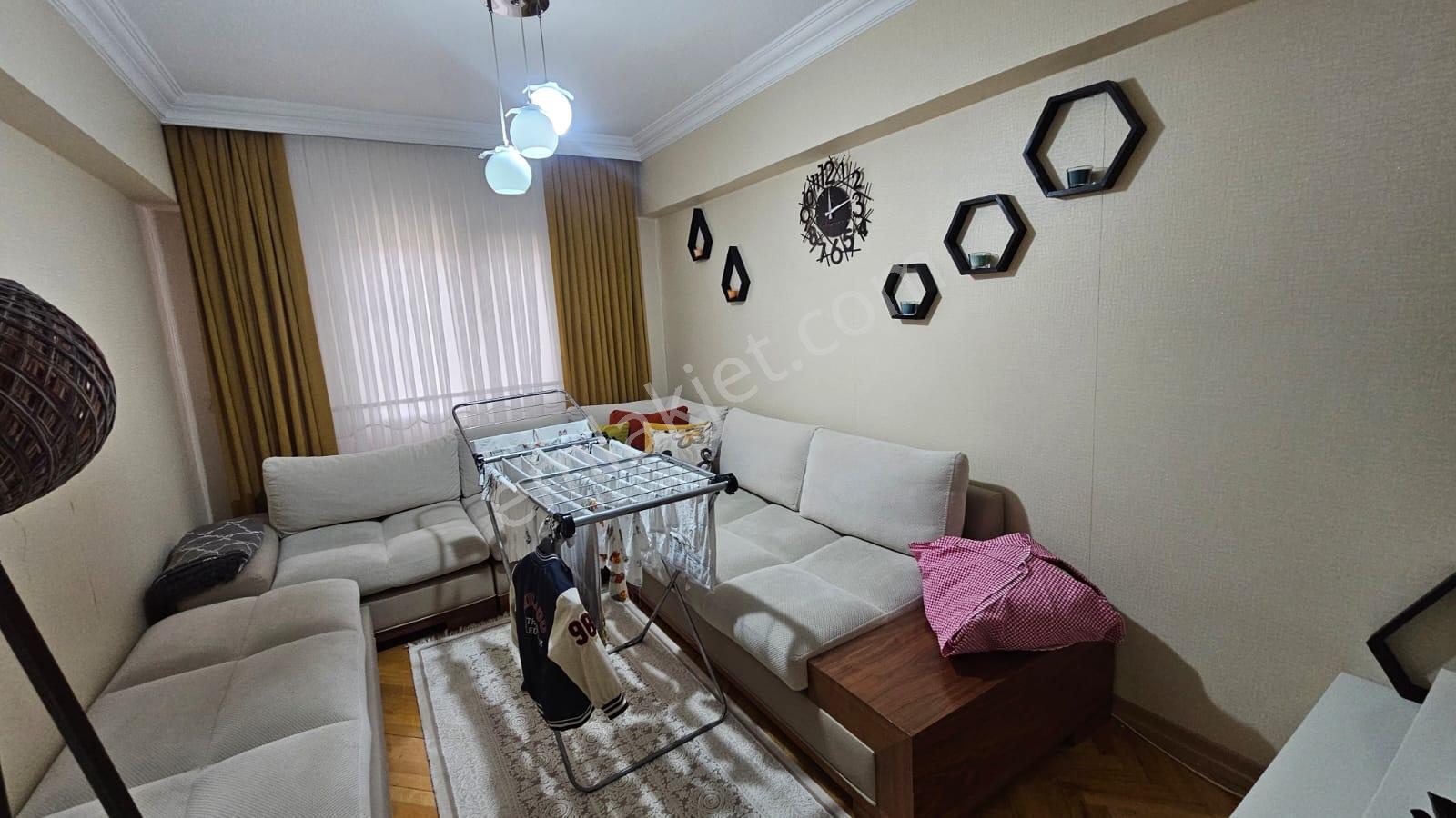Demirlibahçede Tren İstasyonu Yanı 2 Kat Satılık Daire — fotoğraf 3