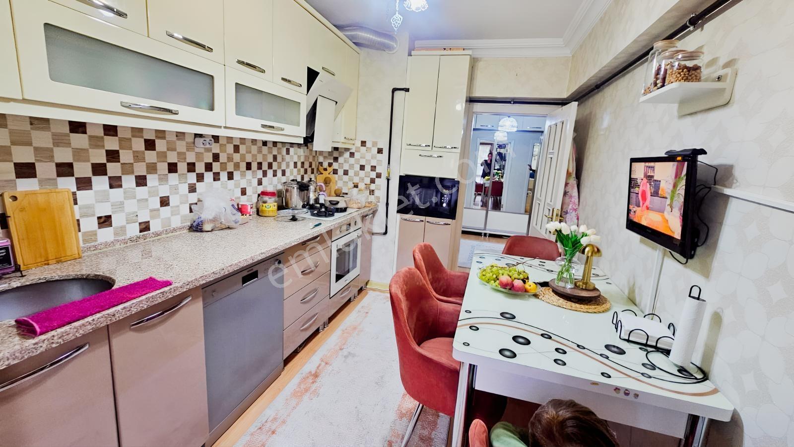 Demirlibahçede Tren İstasyonu Yanı 2 Kat Satılık Daire — fotoğraf 24