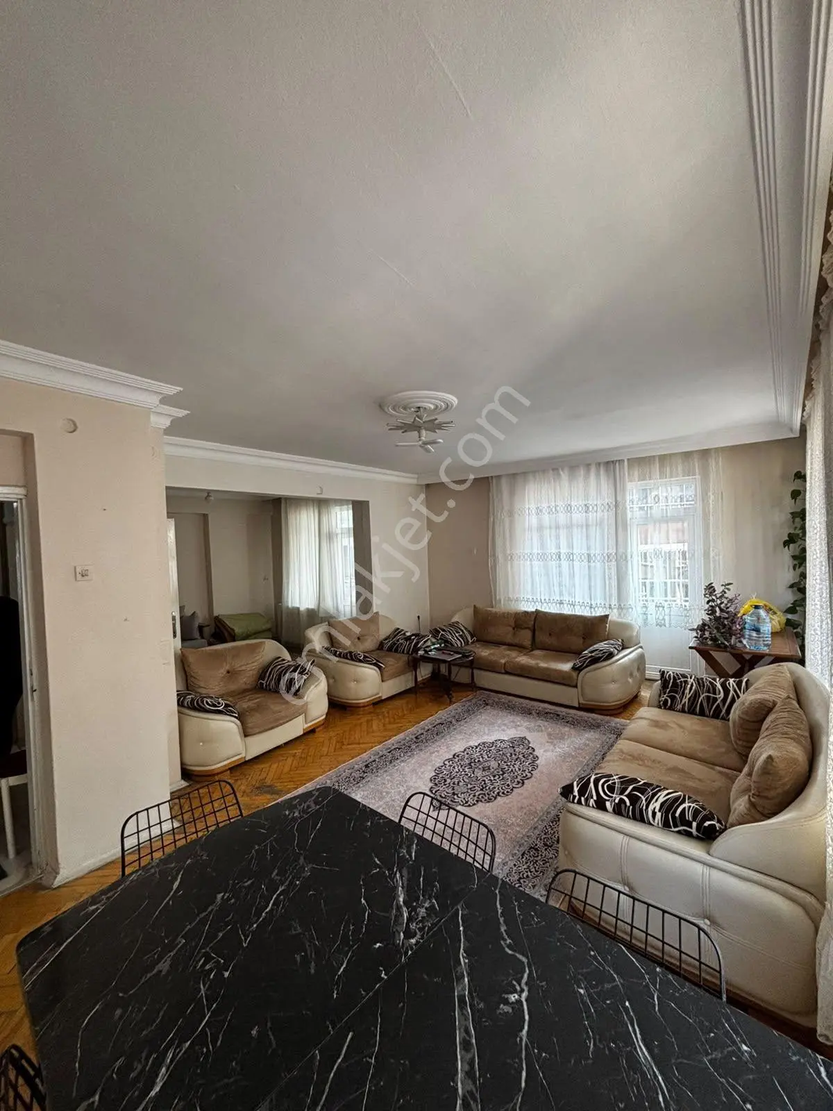 Rekoor Emlaktan Modern Pazarında 2+1 120 M2 Satılık Daire