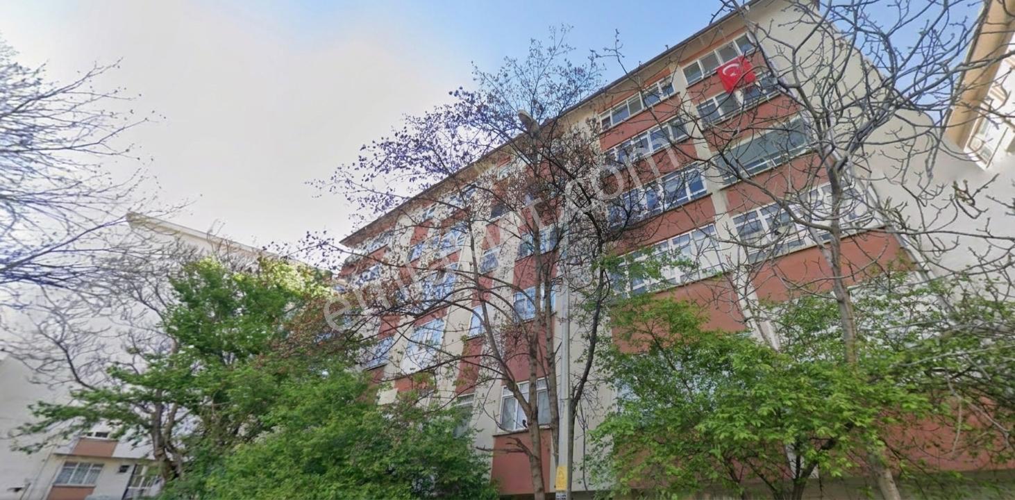 Ted Üniversitesi Arkası Acil Satılık 3+1 Bakımlı Ara Kat Daire